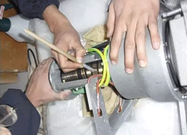 西安電機(jī)廠關(guān)于電機(jī)滑環(huán)的維護(hù)保養(yǎng)方法分享。