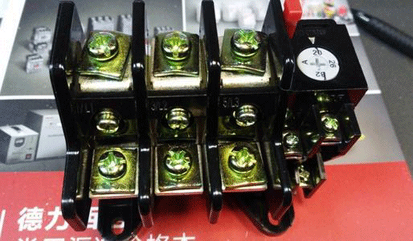 如何正確選擇三相異步電動機保護用熱繼電器？