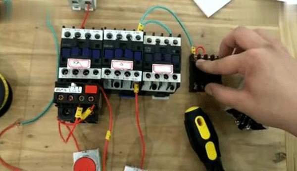 Y系列高壓三相異步電動(dòng)機(jī)的功率控制需要哪些元件？